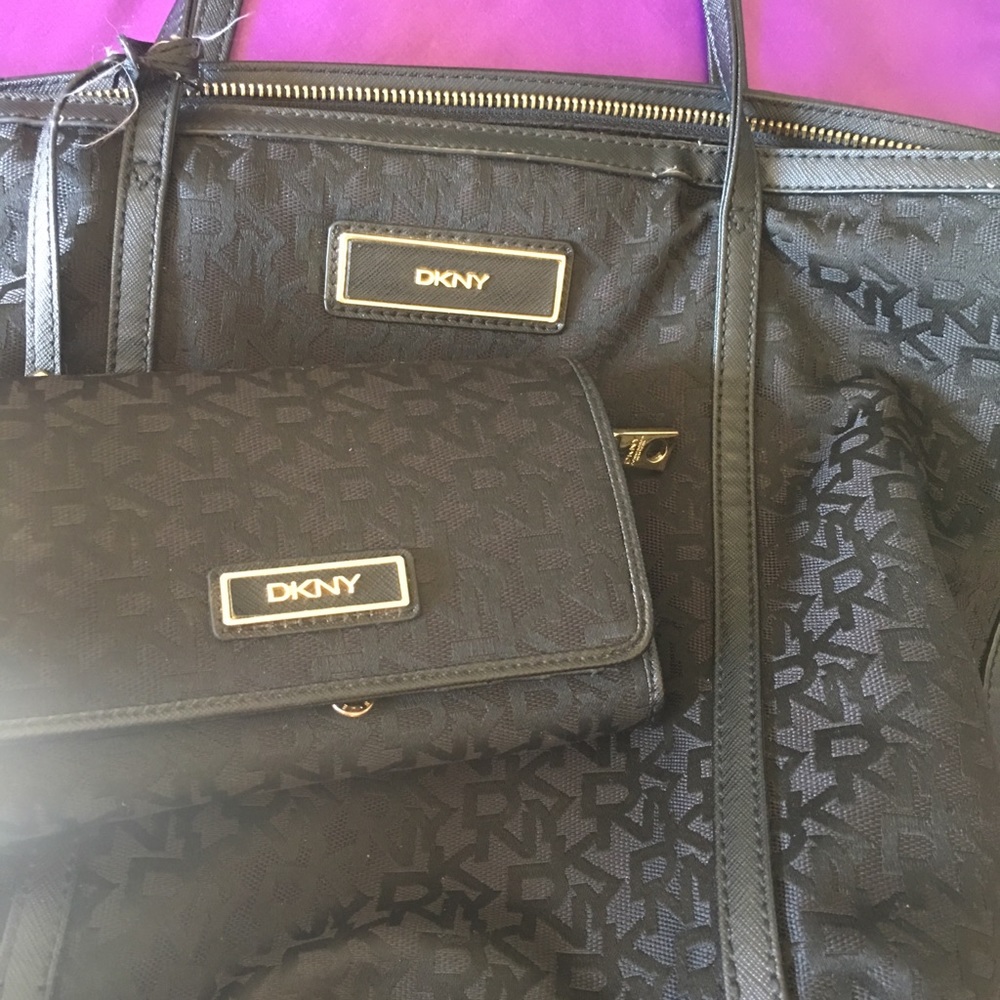 DKNY purse and matching wallet